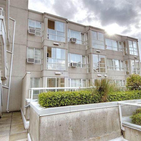 Robson Suites Vancouver Exterior photo