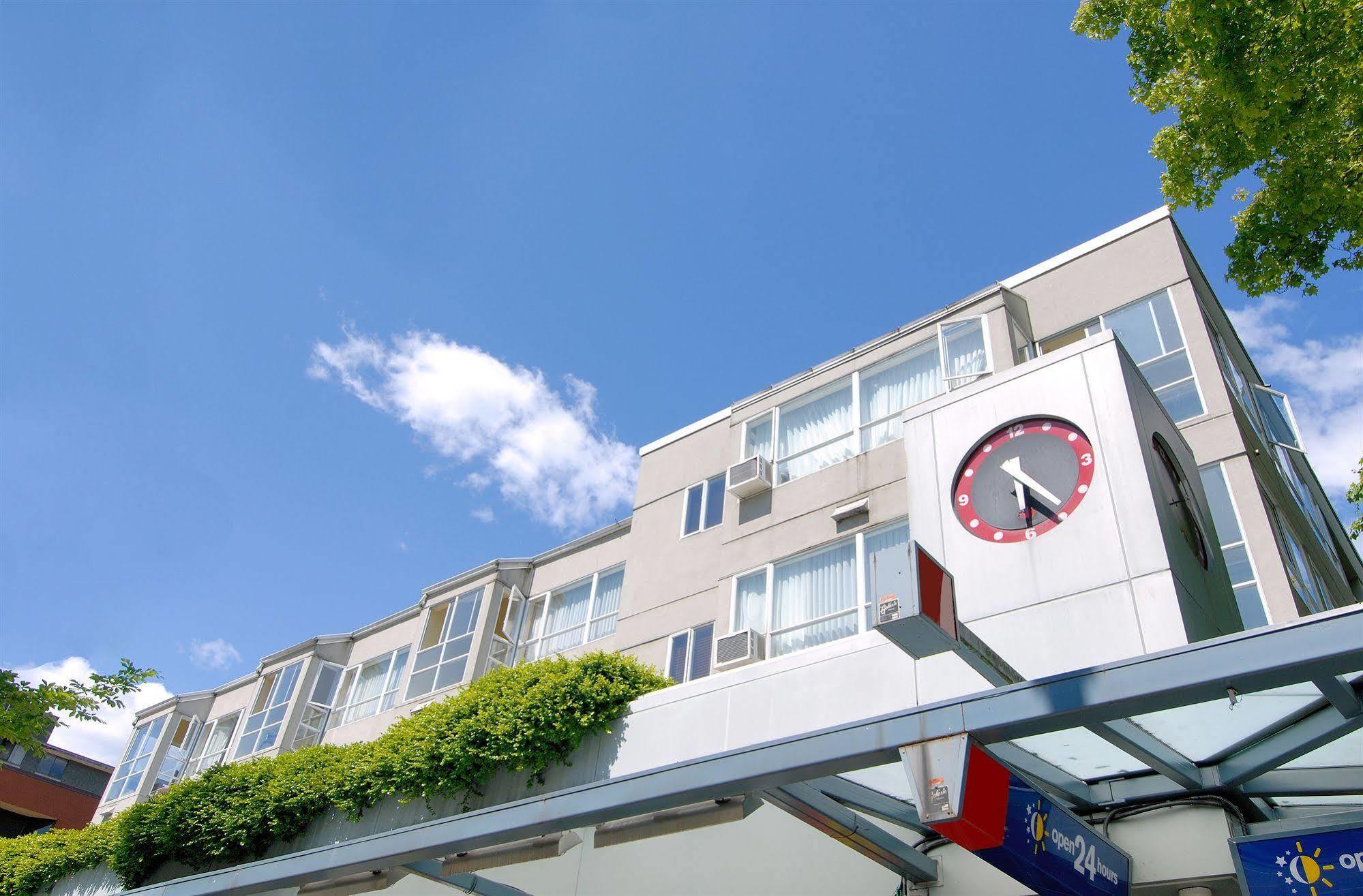 Robson Suites Vancouver Exterior photo